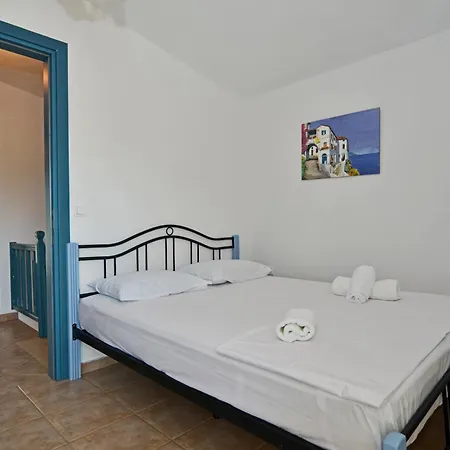 Iris Maisonettes And Apartment *