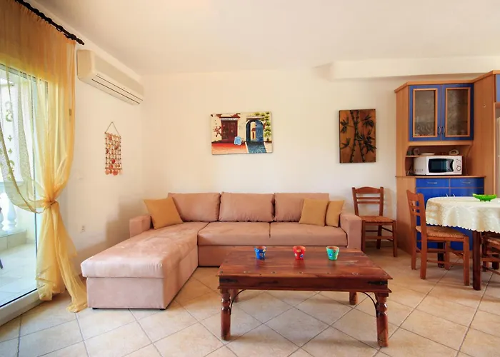 Iris Maisonettes And