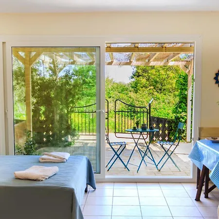 Apartman Iris Maisonettes And