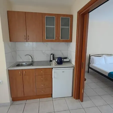Iris Maisonettes And סקאלה פוטאמיאס